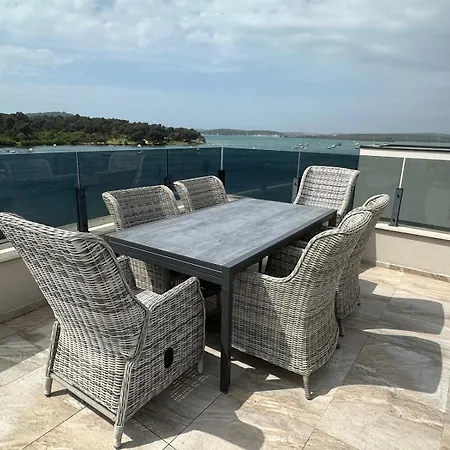 Апартаменты Moonlight Медулин